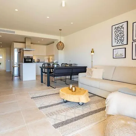 Apartment Amazing Seaview Near The Beach!